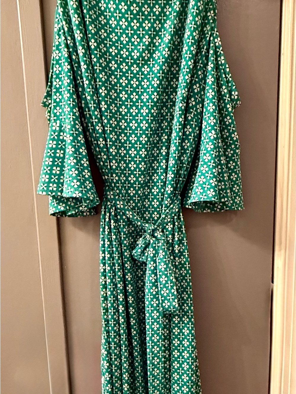 Donna Morgan Green Printed Tie-Waist open shoulder Dress